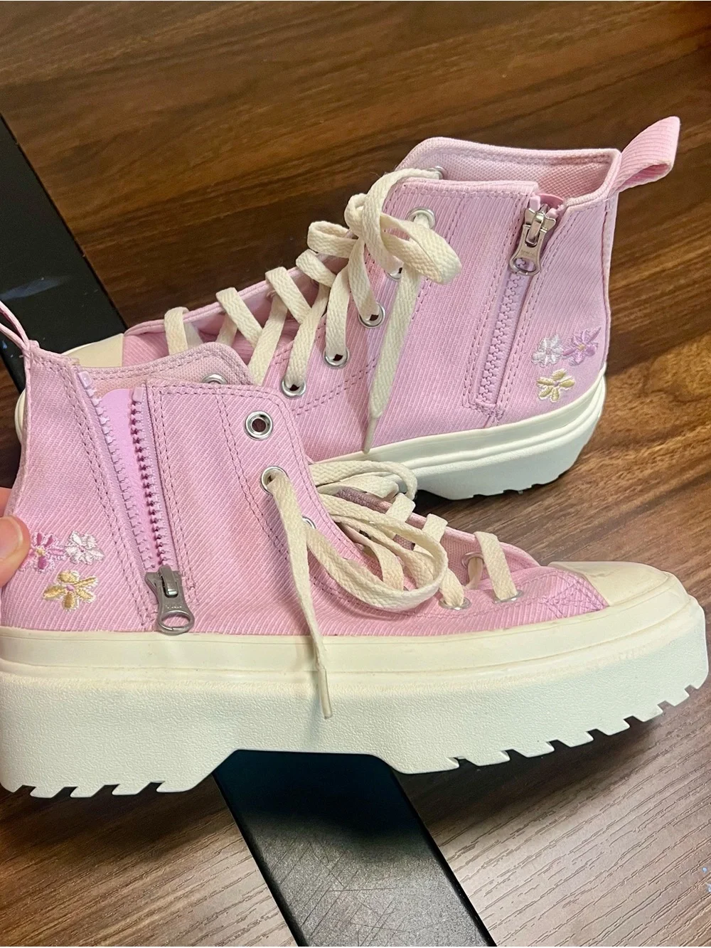 Converse Kids Pink High-Top Platform Sneakers size 3.5 new condition!